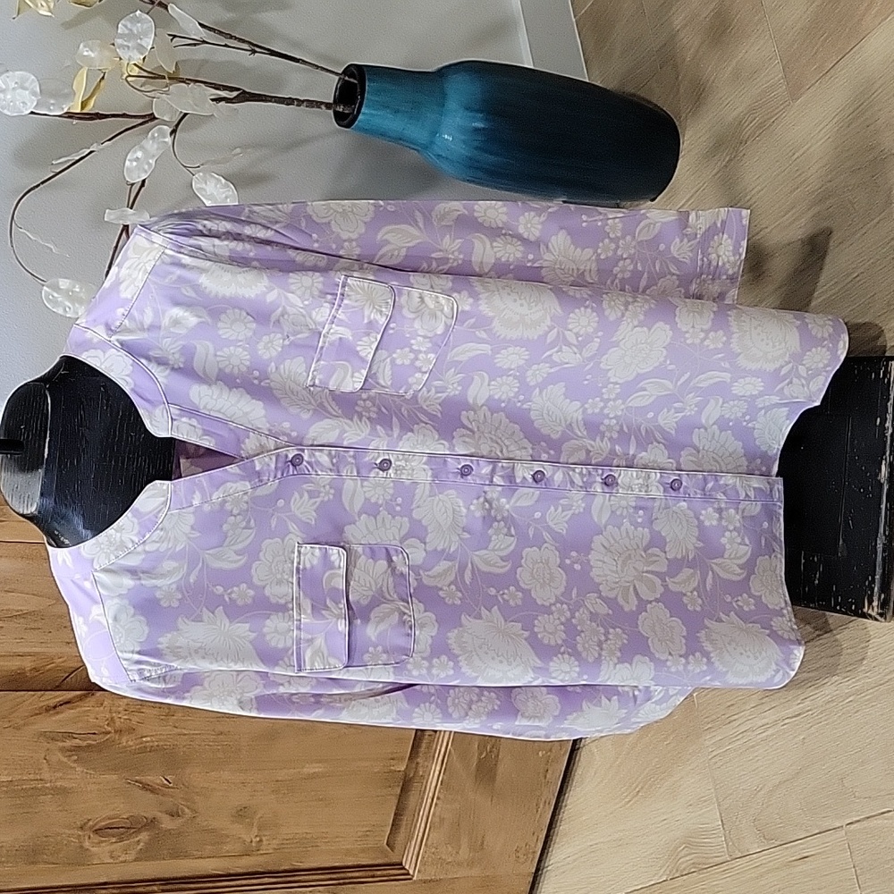 Denim & Co. Floral Printed Y-neck Button Front Tunic.  Lilac.  Large.  NWOT